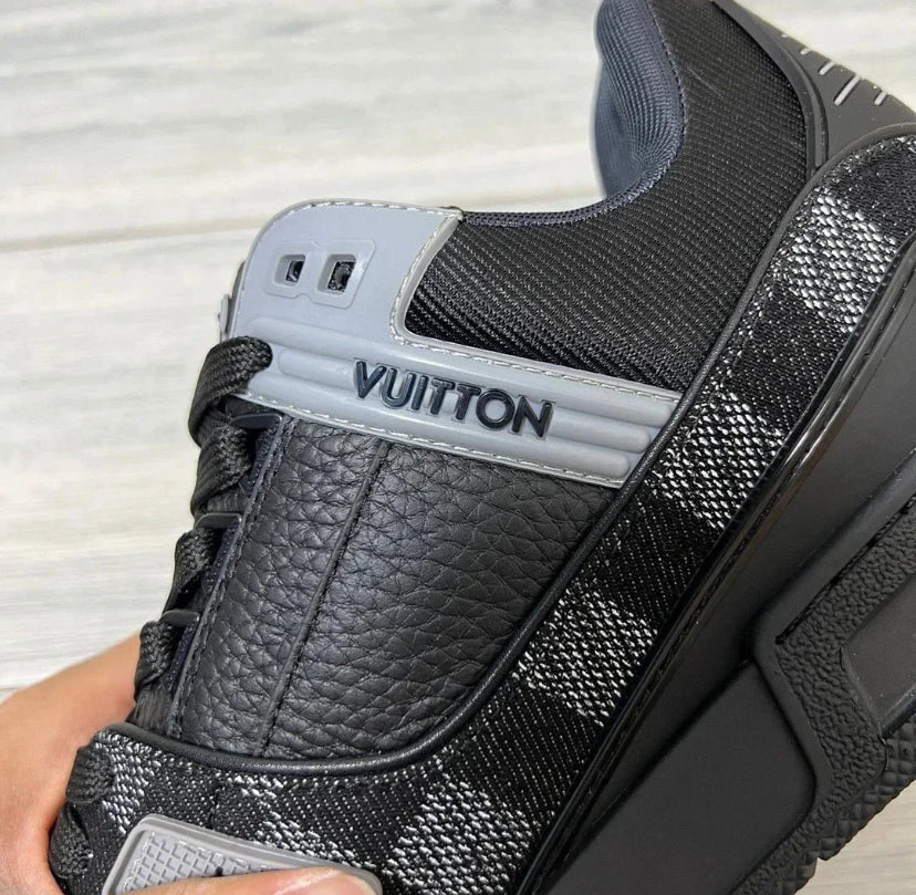 Trainer Black