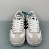 AD R71 White Black Beige