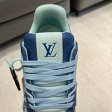 Trainer Blue