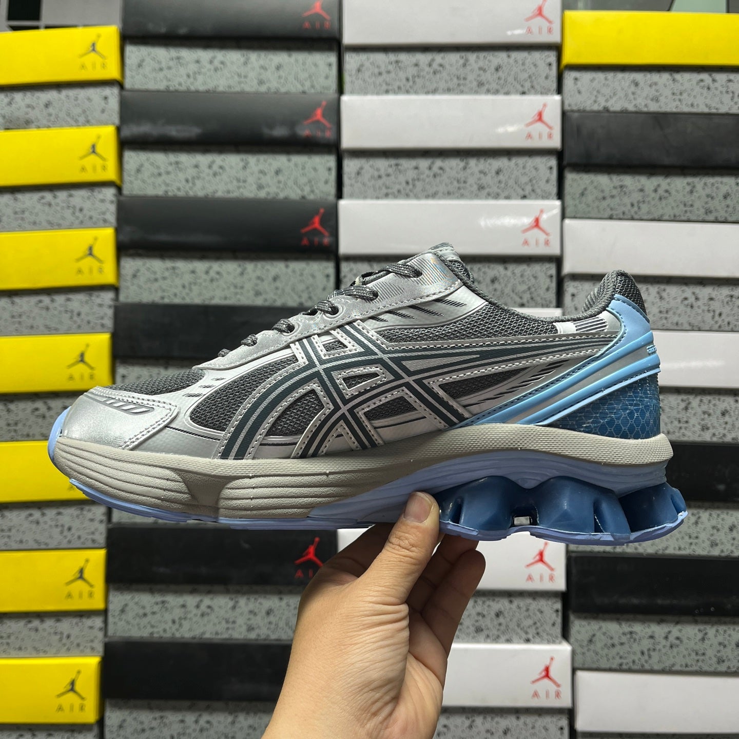 Gel-Kinetic Fluent Grey and Blue