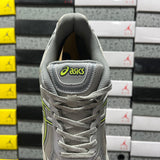 Gel-Kinetic Fluent Silver and Green