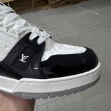 Trainer White and Black