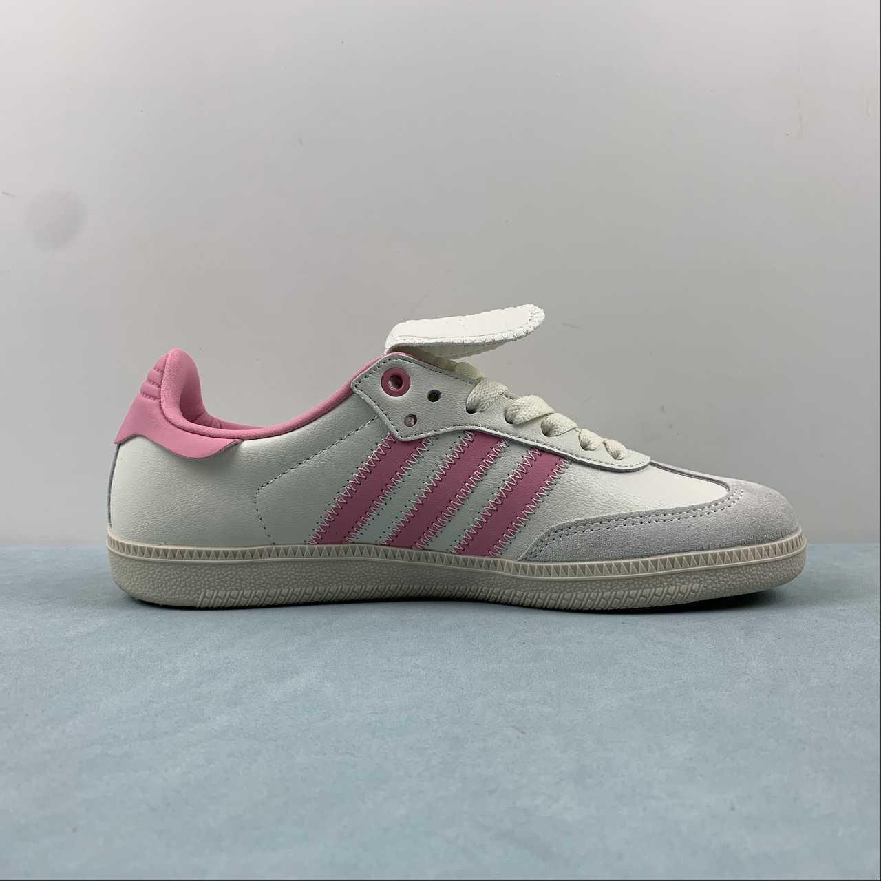 AD Humanrace White Rose