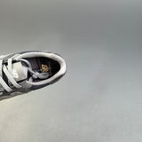 574 Cinzento
