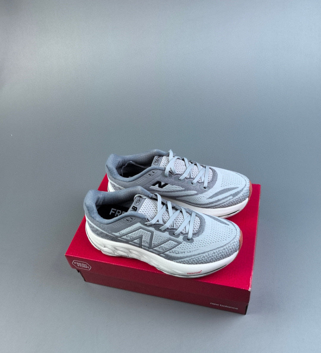880 Grey and White