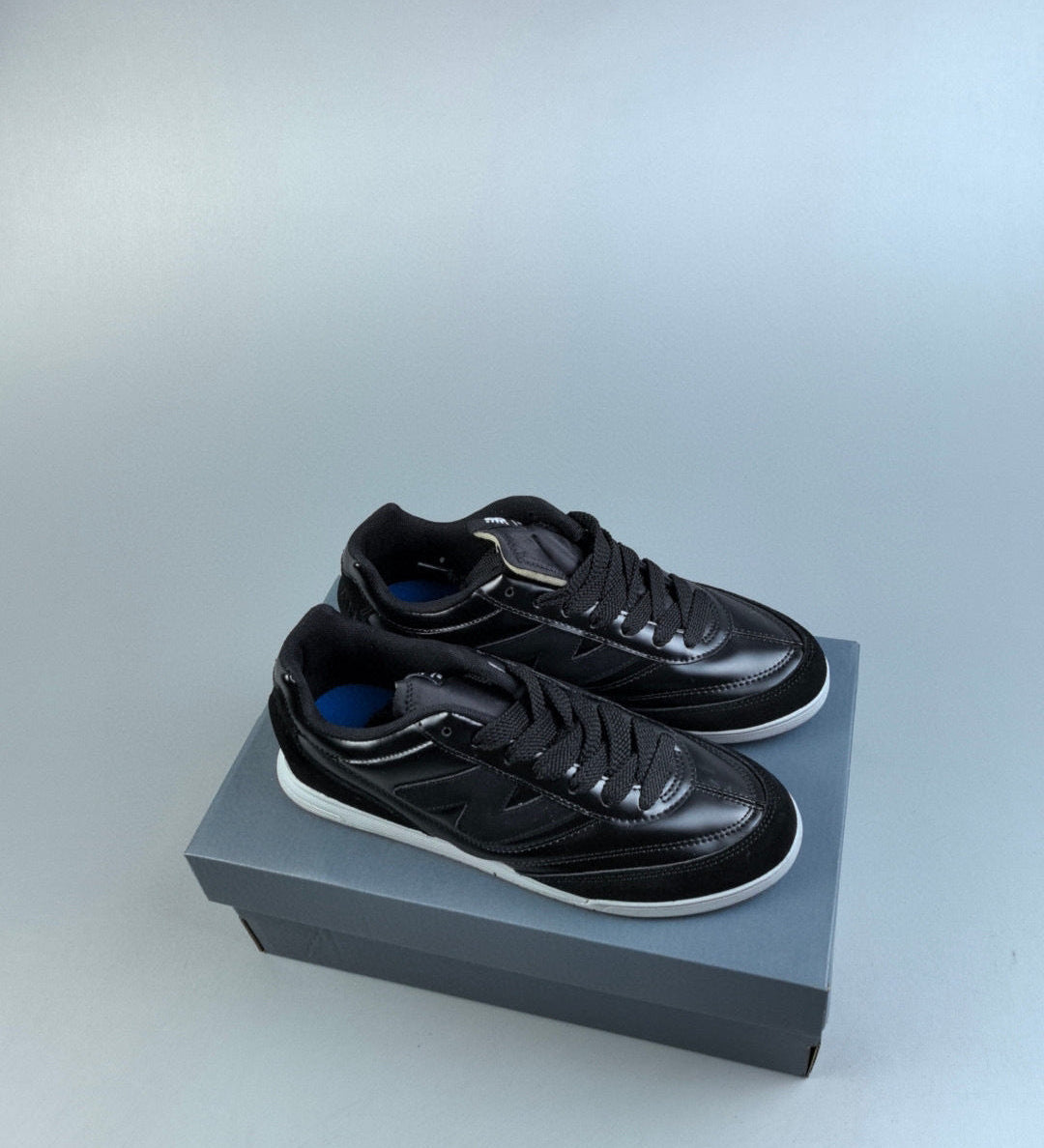 RC42 All Black