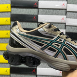 Gel-Kinetic Fluent Brown and Blue