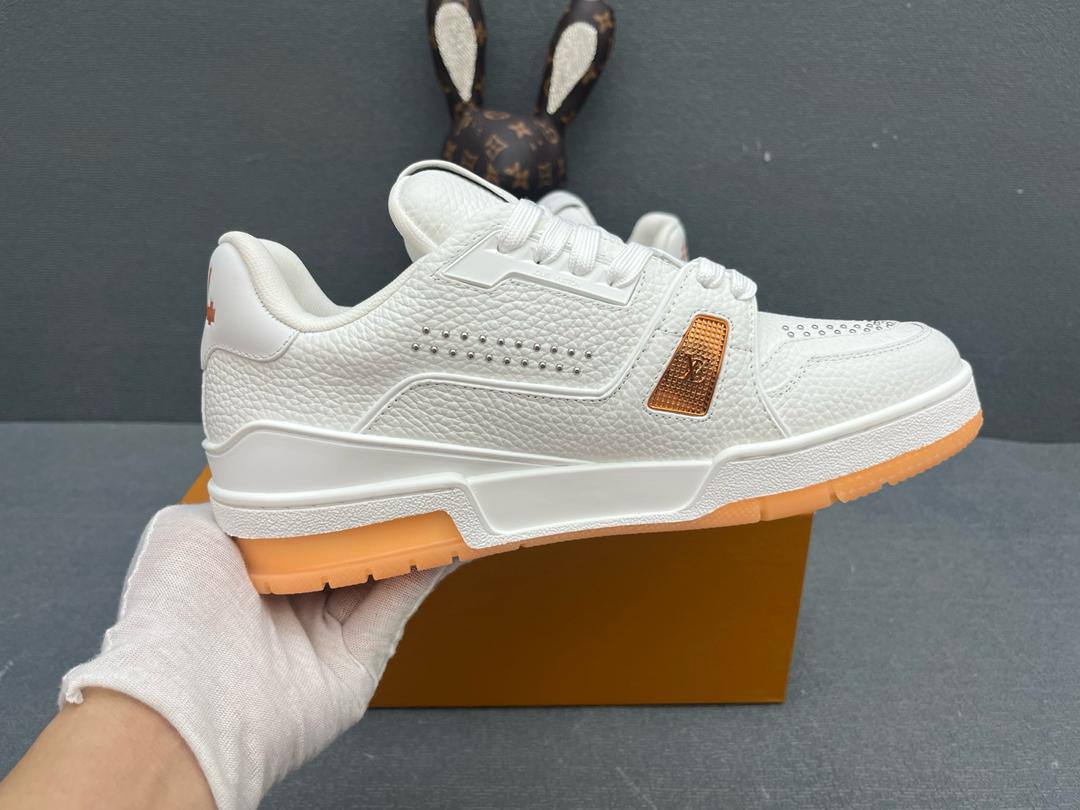 Trainer Orange
