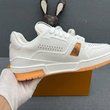 Trainer Orange