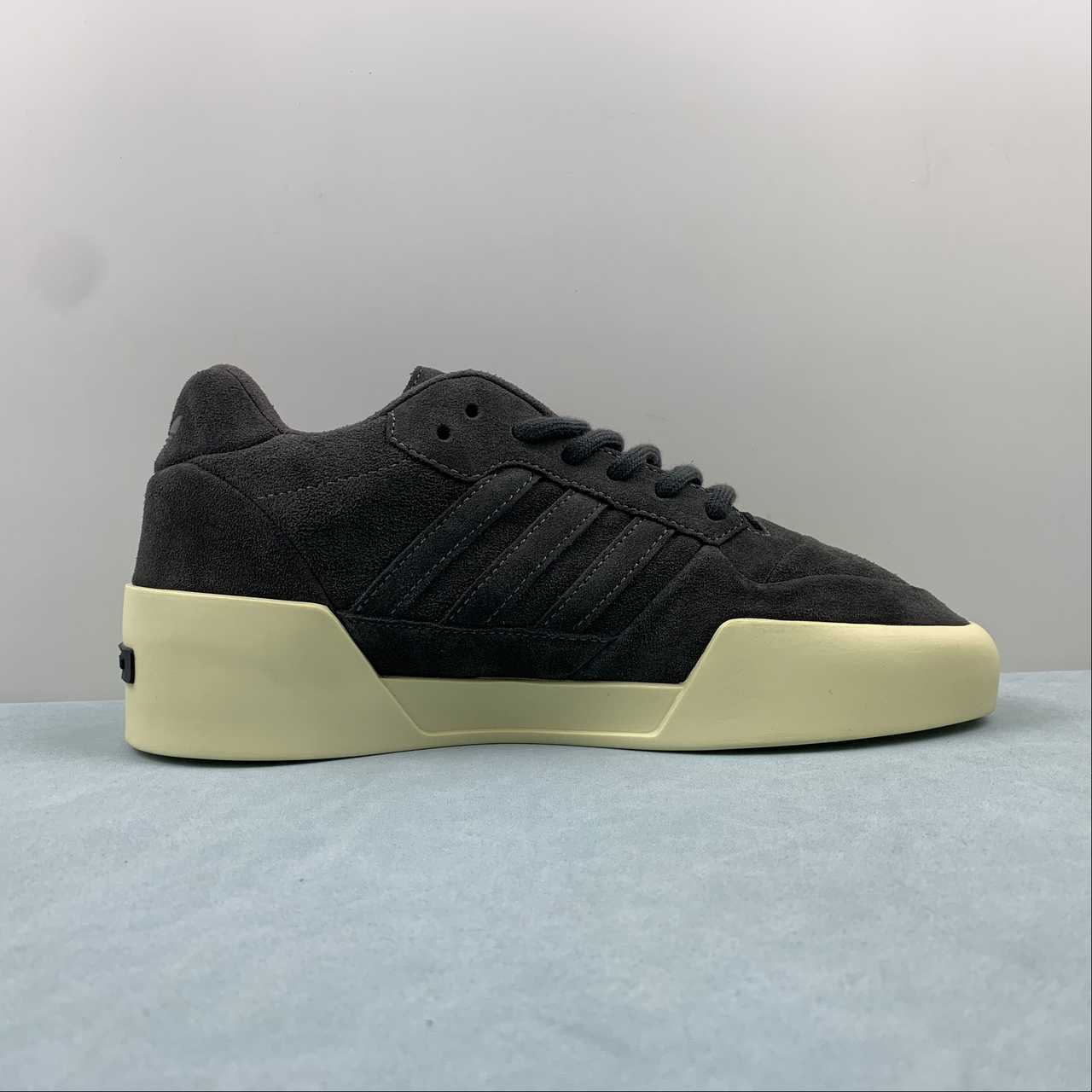 AD Athletics 86 Lo Carbon