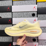 Vomero Plus Metallic Silver