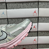 Vomero 5 Pink Metallic Silver