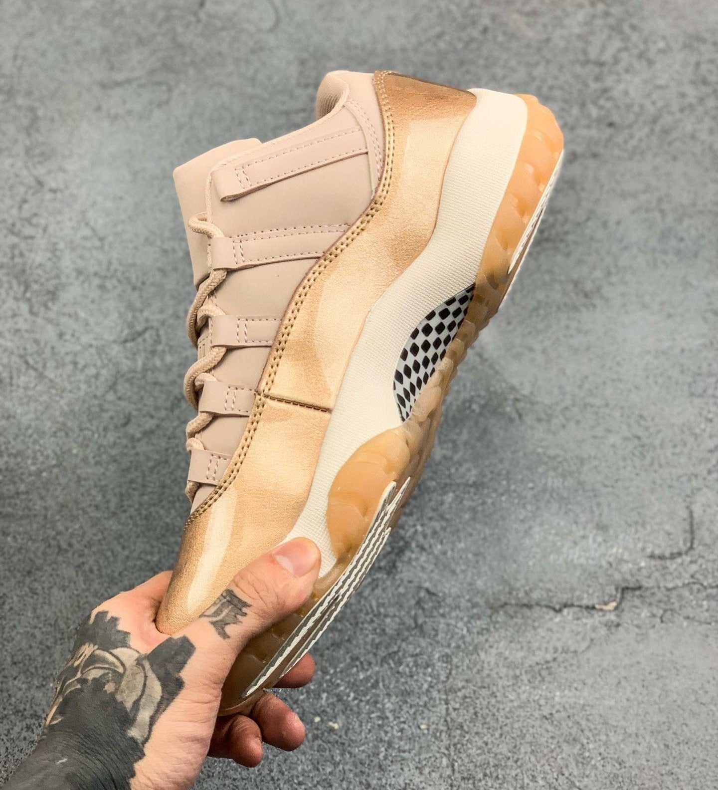 AJ11 Easter Low