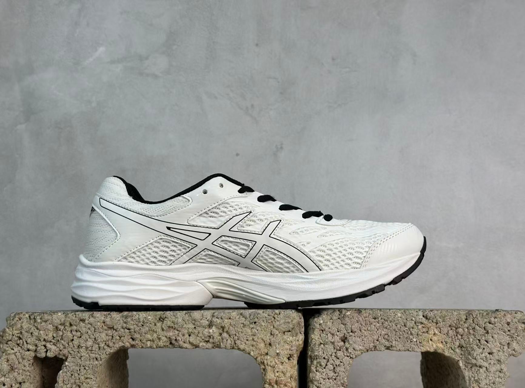 GEL-FLUX 4 White/Black