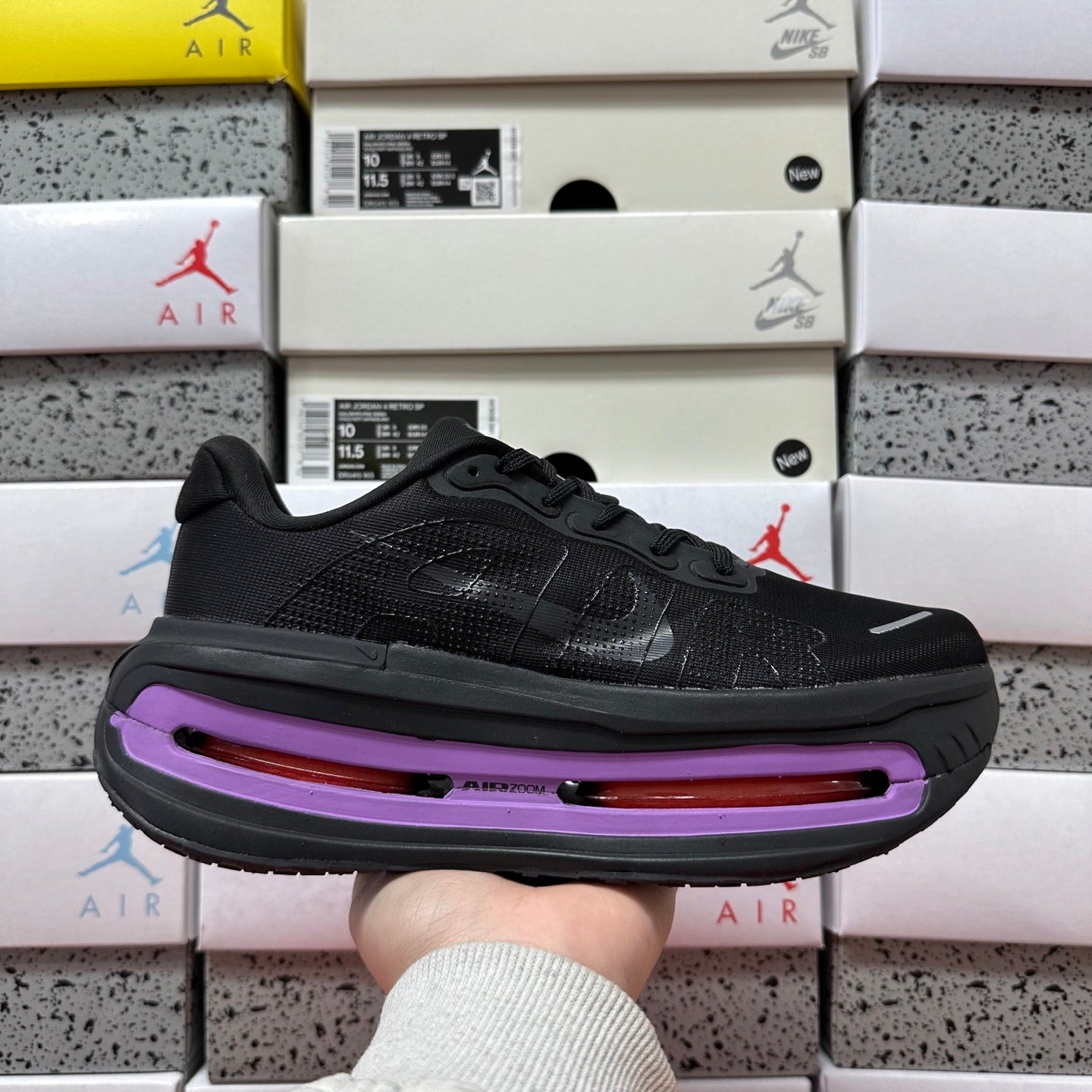 Vomero Premium Black Purple