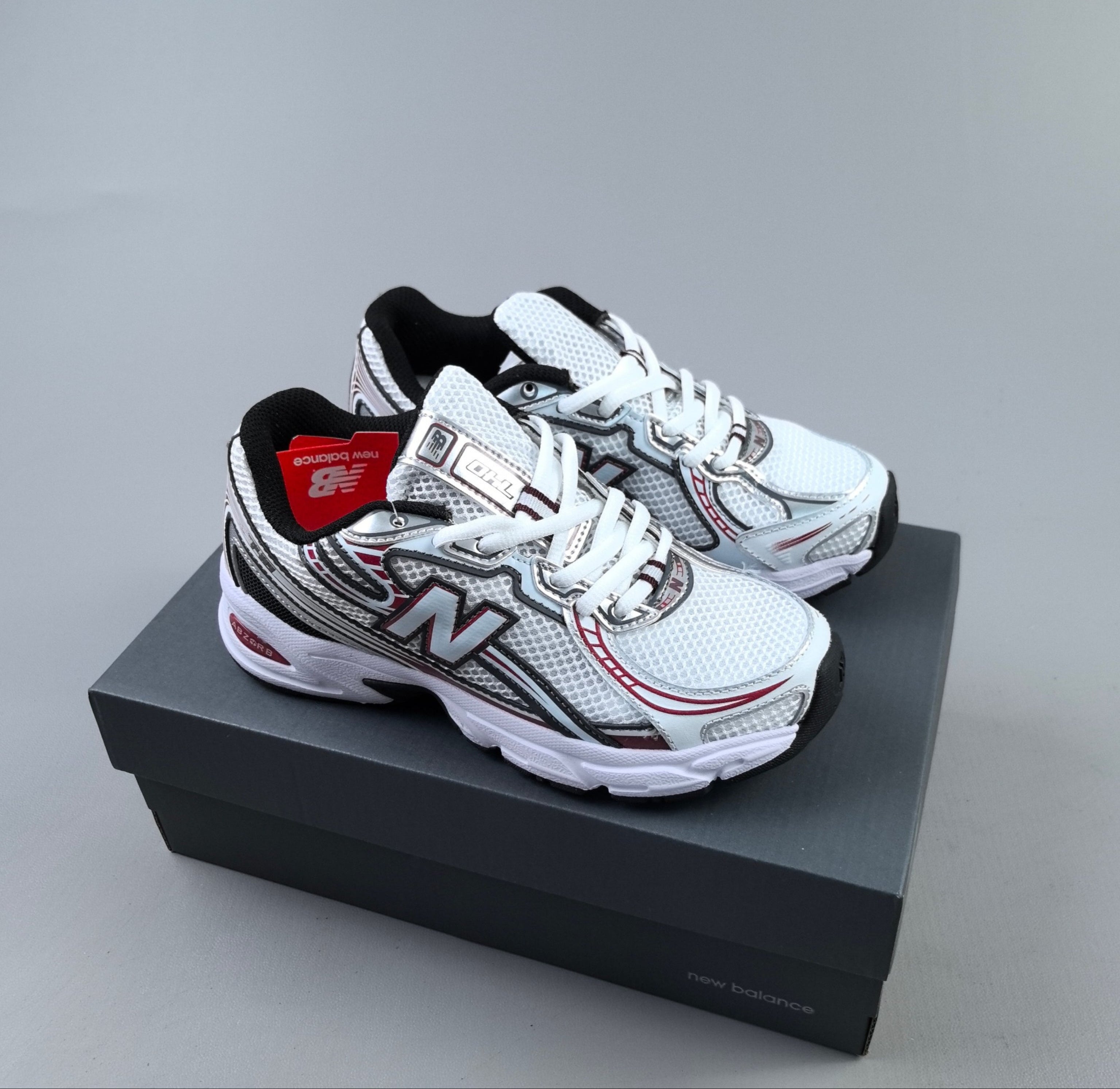 740 White and Red