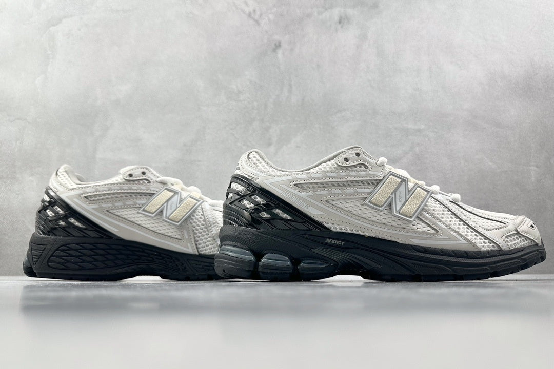 1906 White Shadow