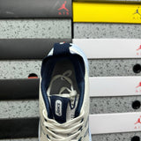 GEL-NIMBUS 28 Grey/White
