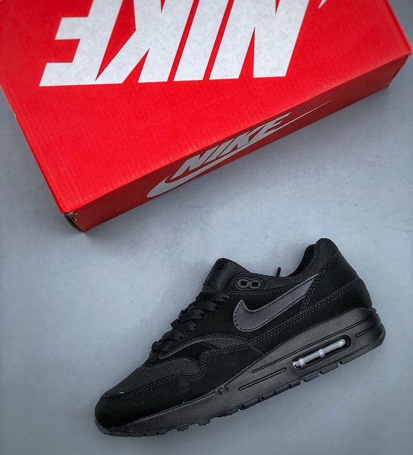 Air Max 1 Triple Black