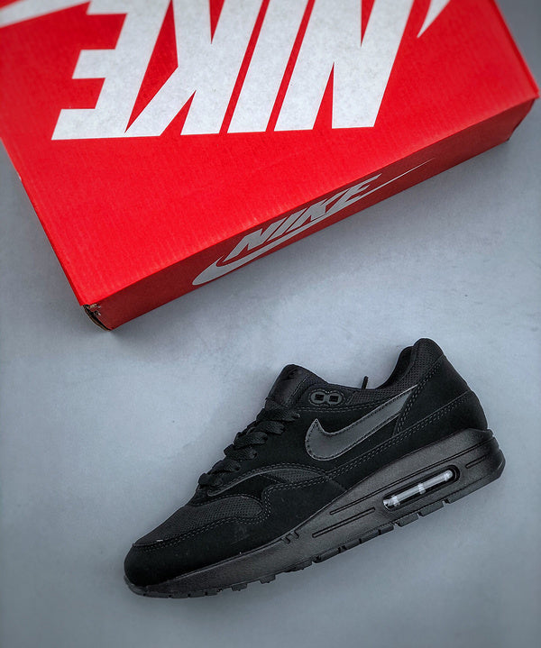 Air Max 1 Triple Black