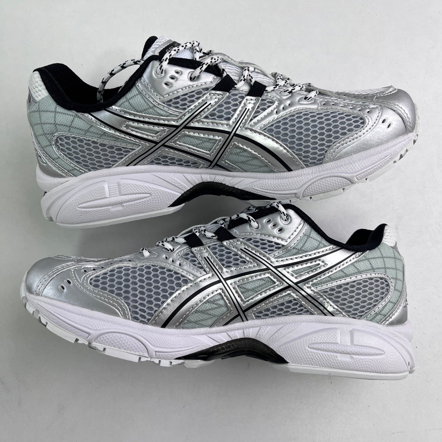 GEL-NIMBUS 10.1 Grey/Bone White/Black