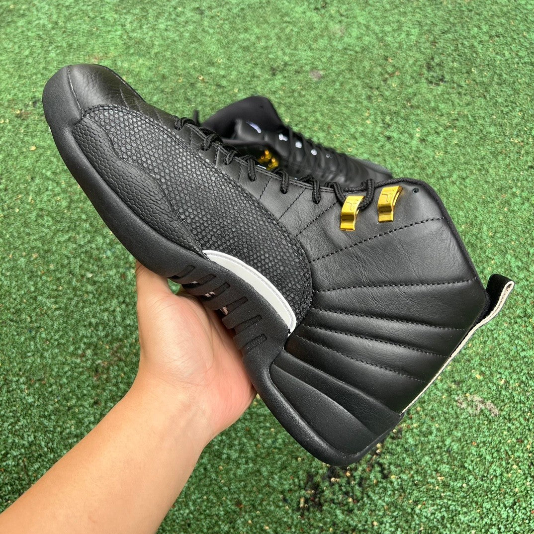 12 Pure Black