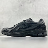 1906 Triple Black