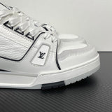Trainer White and Black
