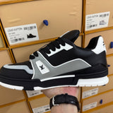Trainer Black and Grey