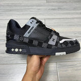 Trainer Black