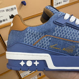 Trainer Blue