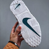 Uptempo Dust/White.