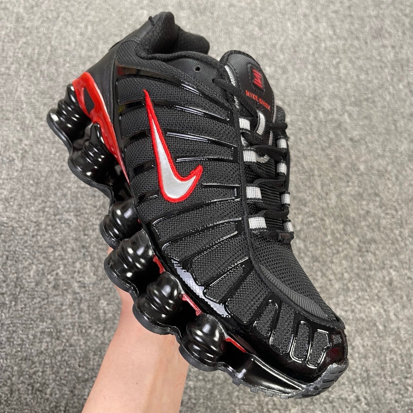 Aware Shox TL Black/Red