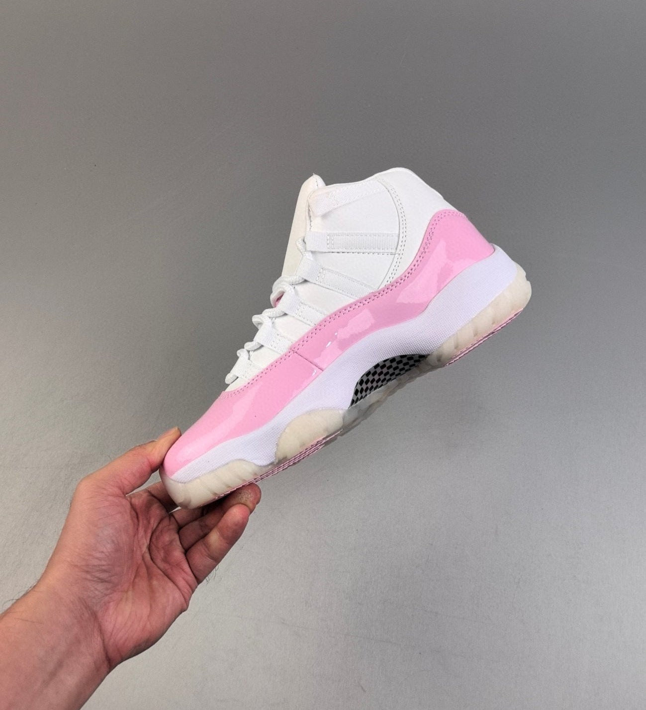 AJ11 Retro High Concord Pink