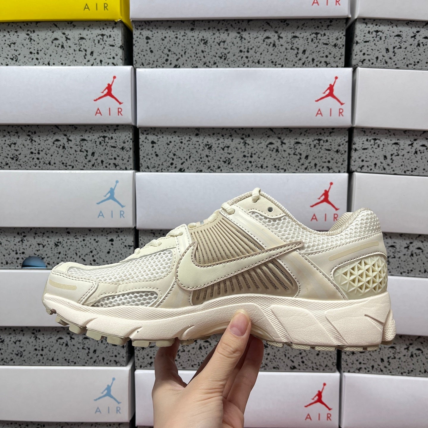 Vomero 5 Pale Ivory