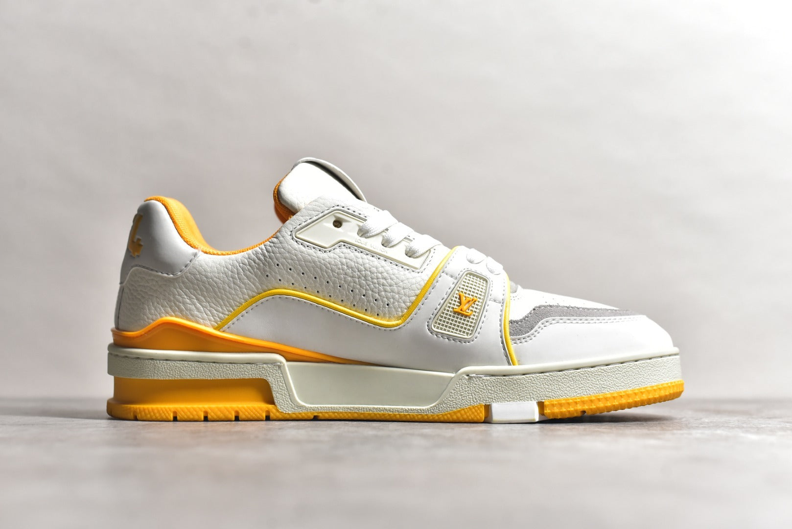 Trainer White and Orange