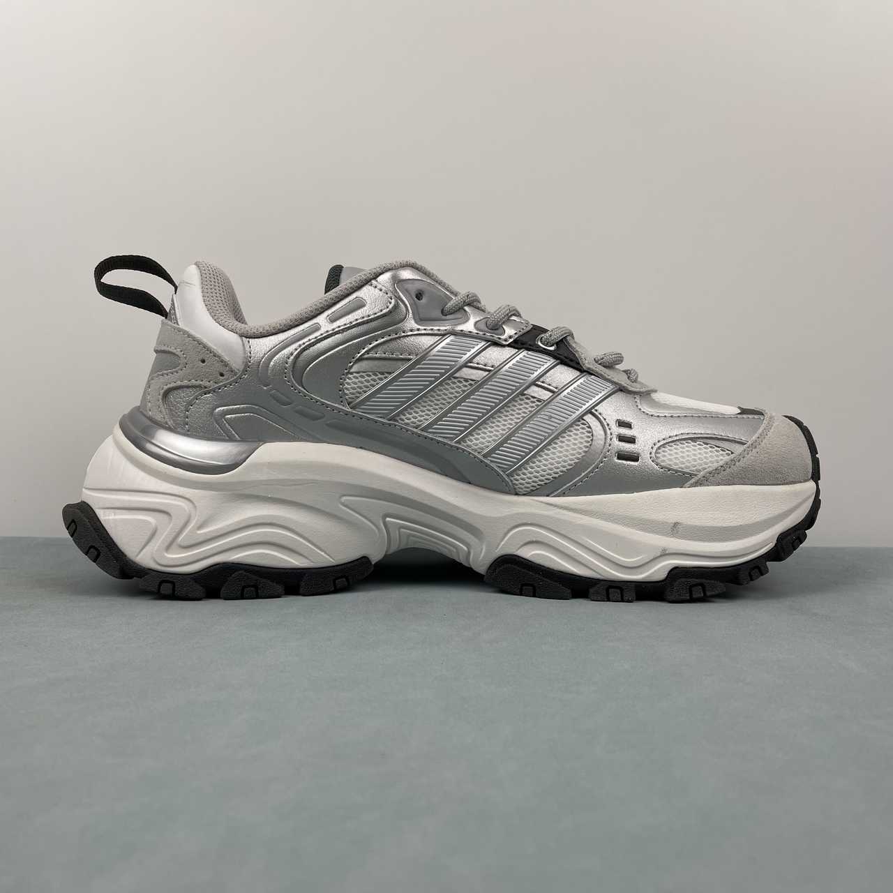 AD Shadow Fever Iron Silver