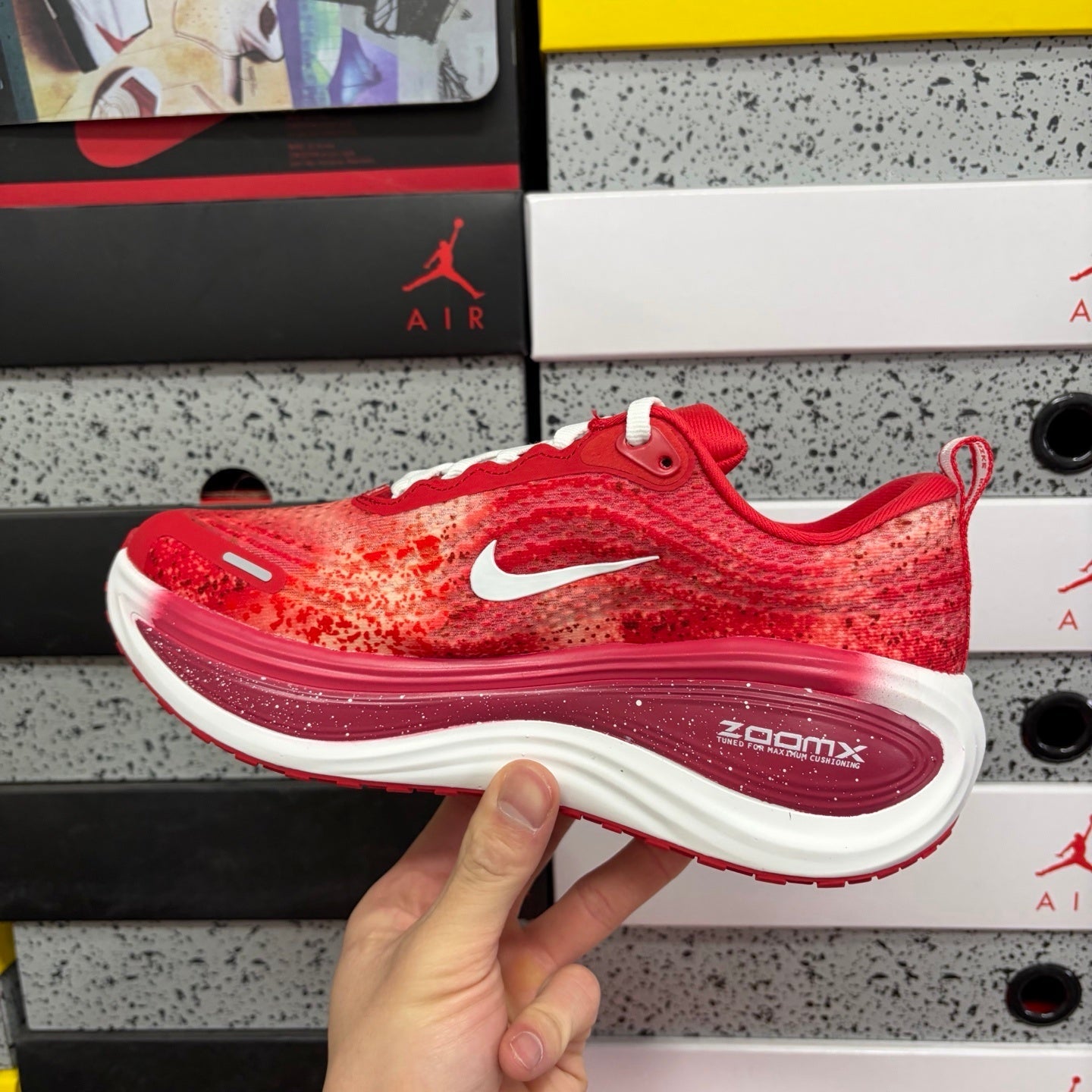 Vomero Plus Deep Red