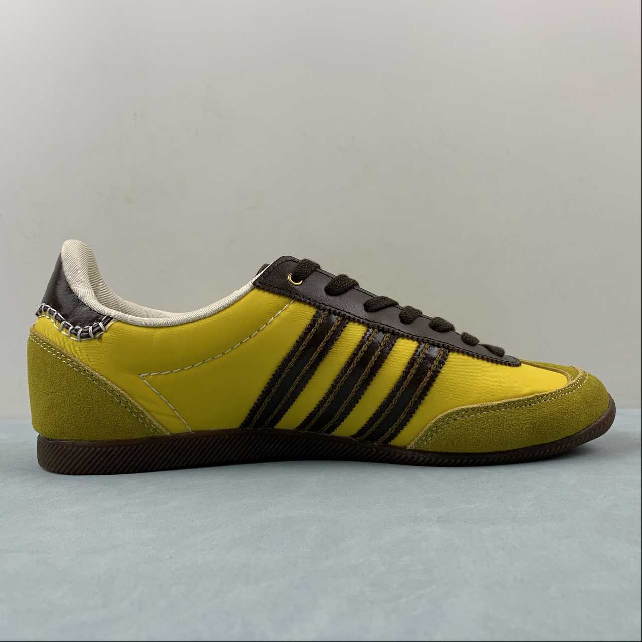 AD WB Japan Yellow Brown