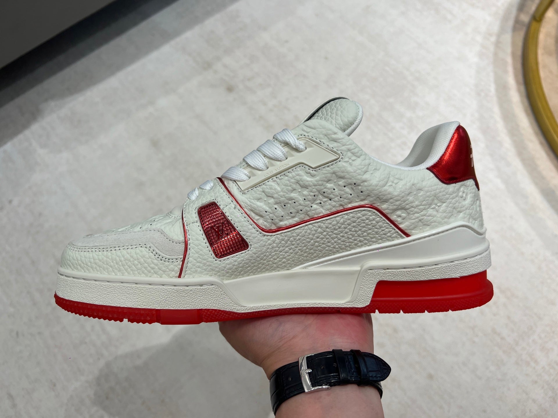 Trainer White and Red