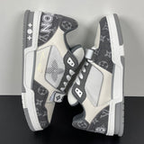 Trainer Grey