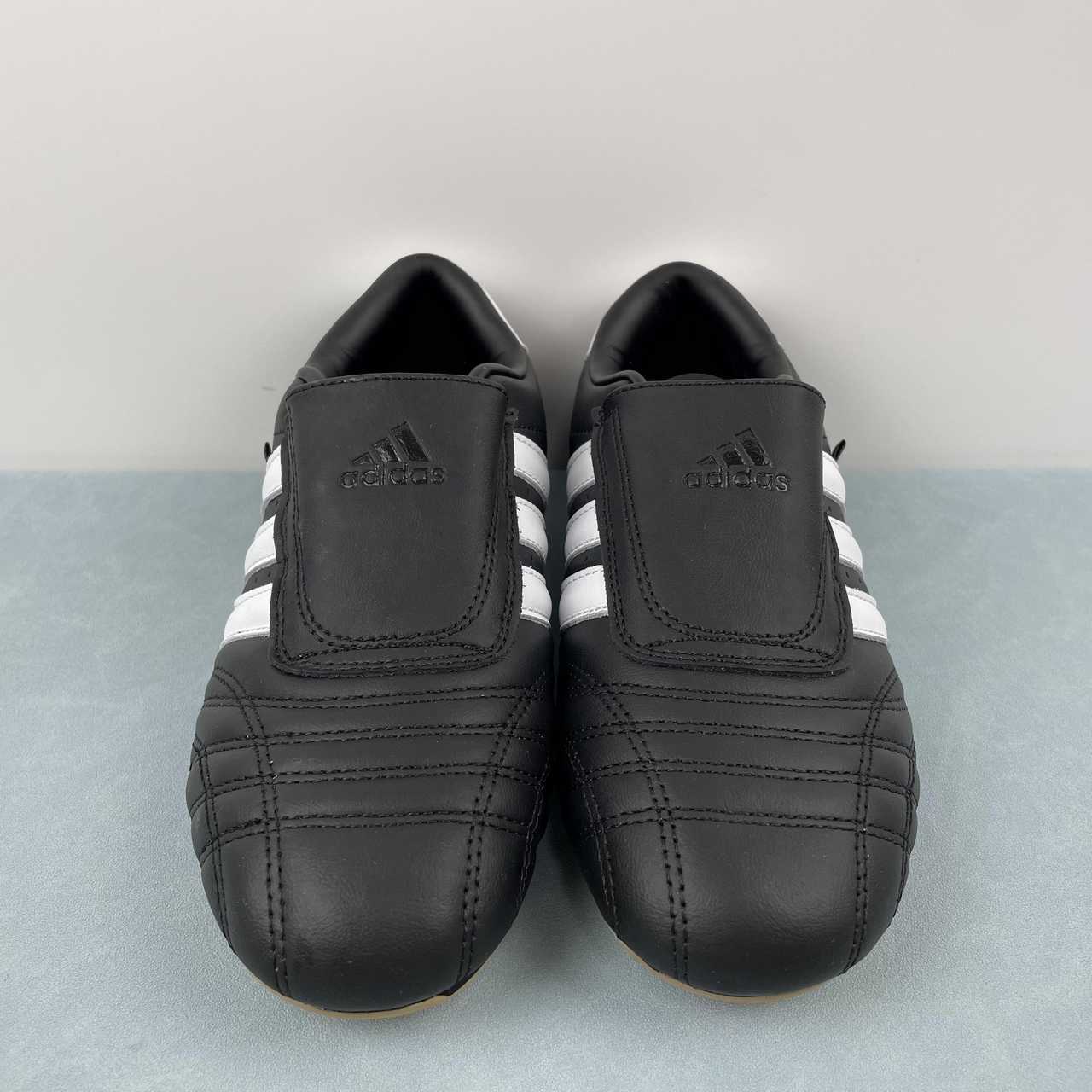 AD Teakwondo Black and White
