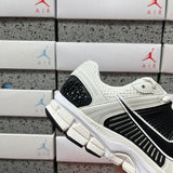 Vomero 5 White / Black
