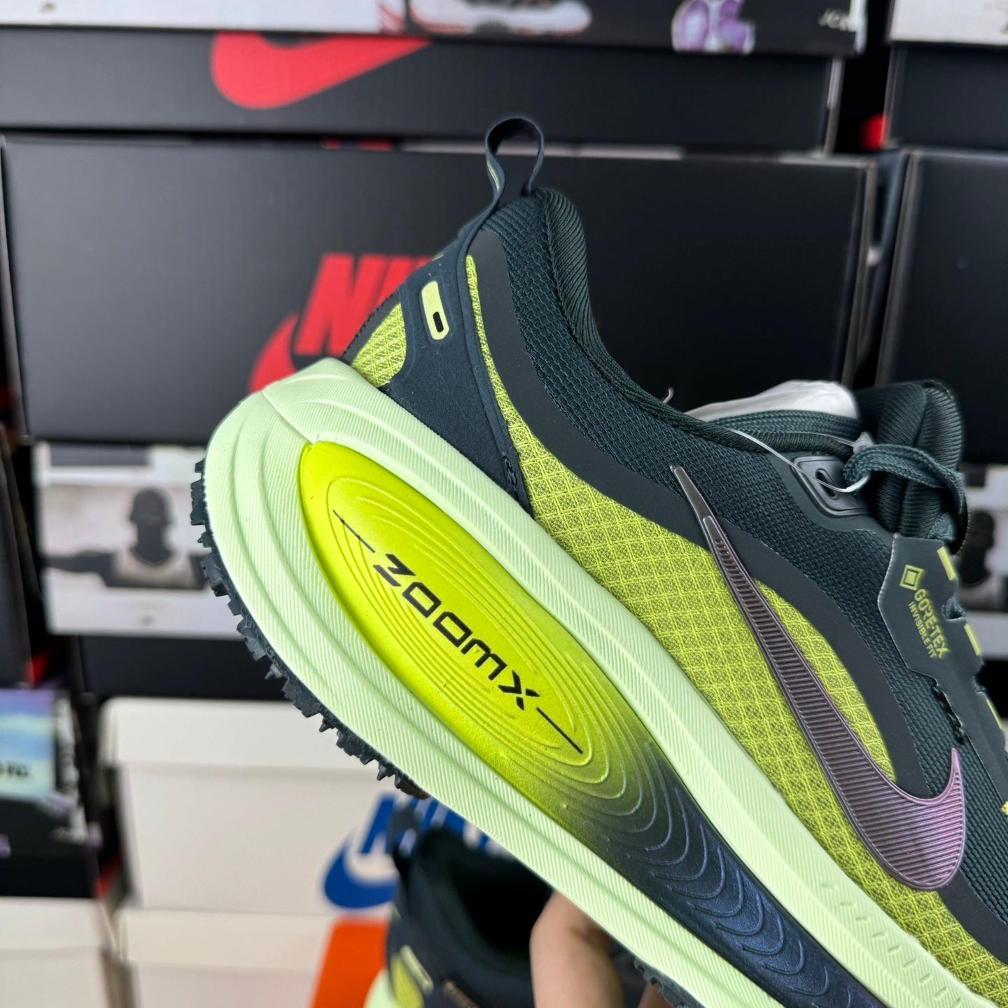 Vomero Plus Seaweed Green