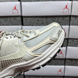 Vomero 5 Salt Off White