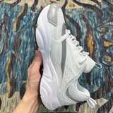 B22 White