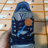 Trainer Blue