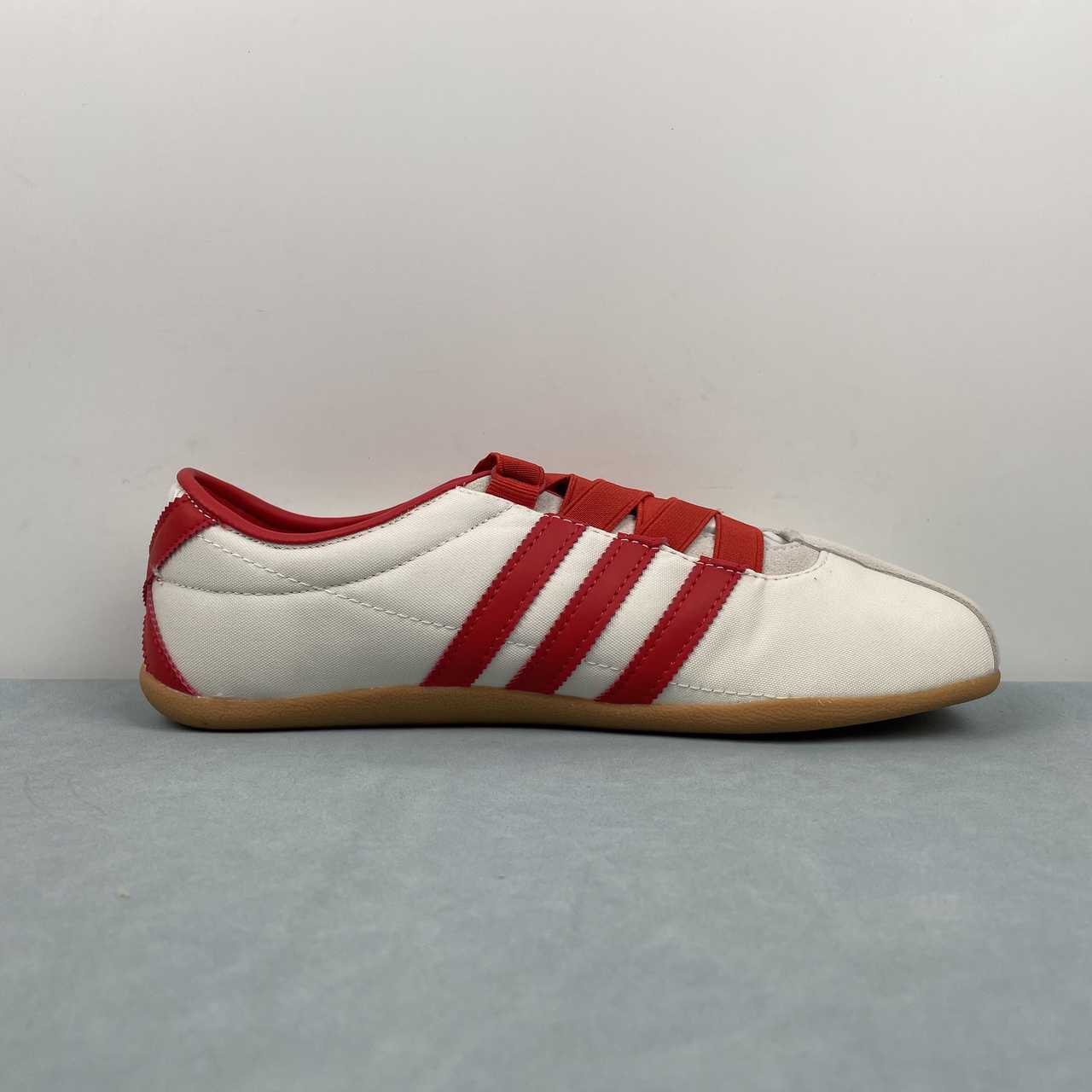 AD TOKYO White Red