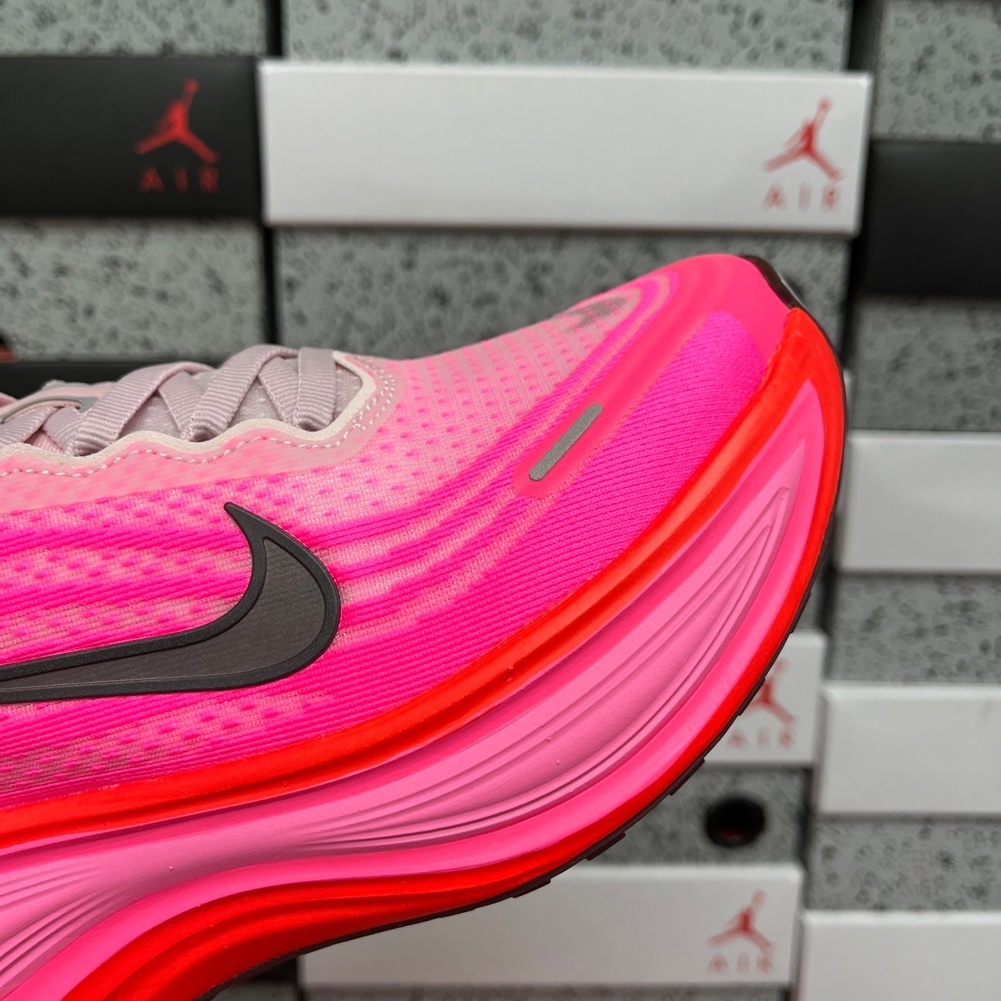Vomero Plus Hyper Pink