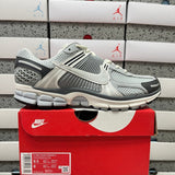 Vomero 5 Metallic Silver